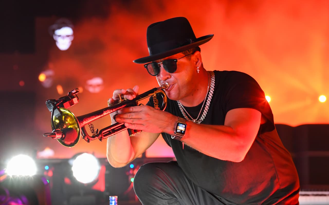 Por primera vez, Timmy Trumpet, el DJ que combina un enérgico show de tornamesa con sus increíbles habilidades como trompetista, entra al top 10 de DJMag, lista en la que le siguen más figuras como Marshmello, KSHMR, R3HAB, W&W y Skrillex.