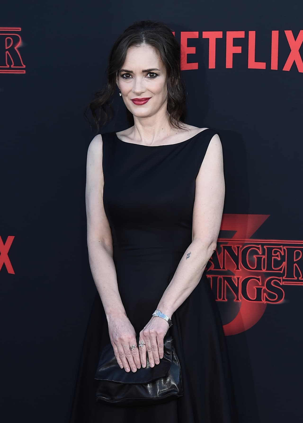 A sus 47 años, Winona Ryder destaca por su personaje Joyce Byers.