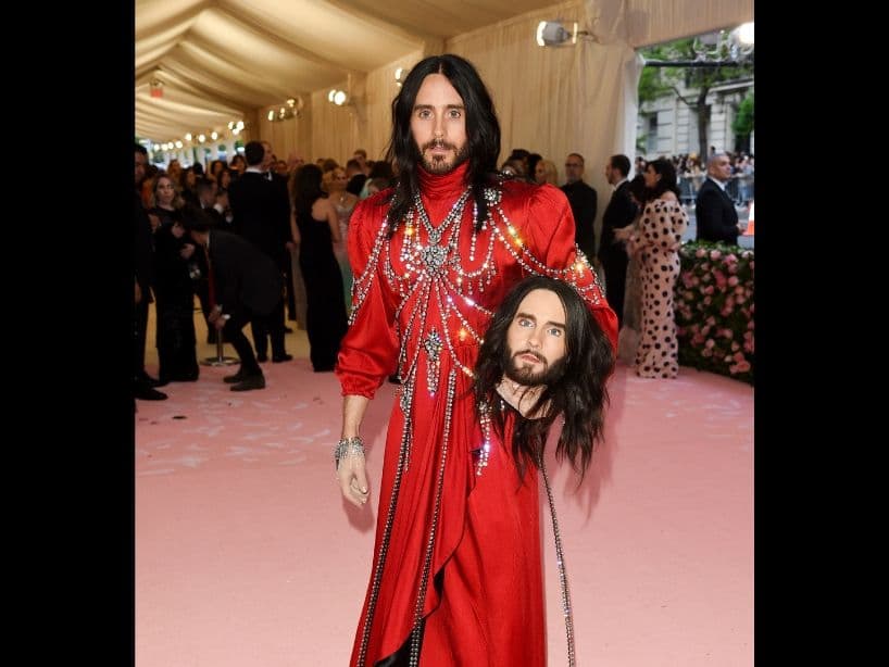 Jared Leto es uno de los artistas que se han alejado de lo clásico para usar un look arriesgado.