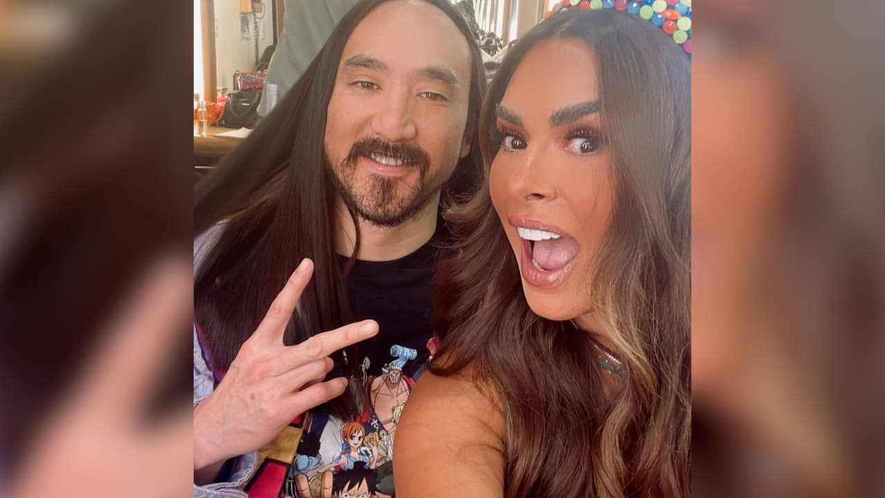 Steve Aoki le 'da pastelazo' en la cara a Galilea Montijo