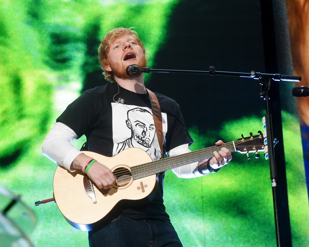 29 September 2018 - Pittsburgh, Pennsylvania - Pop music star, ED SHEERAN, pays tribute to Pittsburgh rapper MAC MILLER by wearing a t-shirt with his depicting his face. Sheeran performed during his North American Stadium Tour stop in Pittsburgh held at PNC Park. Photo Credit: Jason L. Nelson/AdMedia /Sipa USA