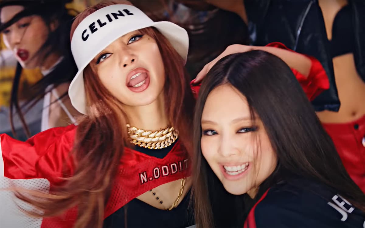 Lisa y Jennie transmitirán sus conocimientos a la nueva generación de talentos de YG Entertainment