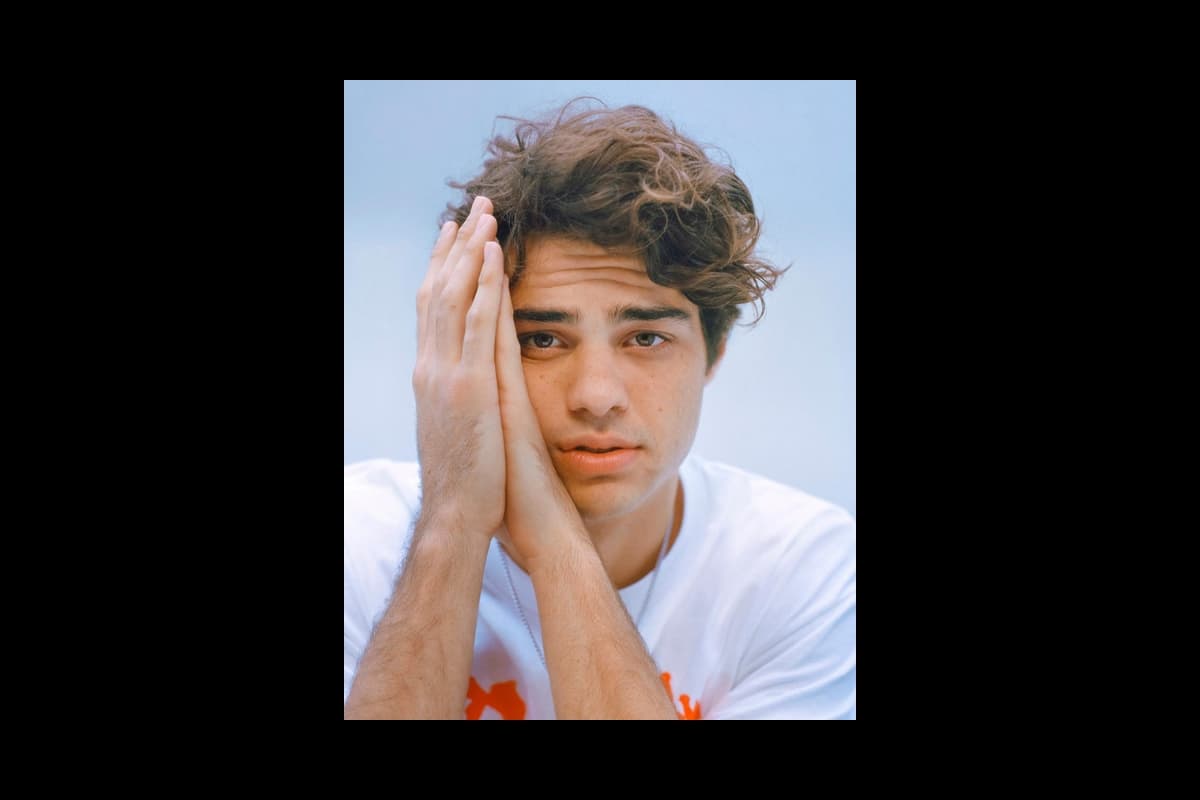 Noah nació en Miami, Florida el 9 de mayo de 1996; a los 16 años de mudó a Los Ángeles, California.