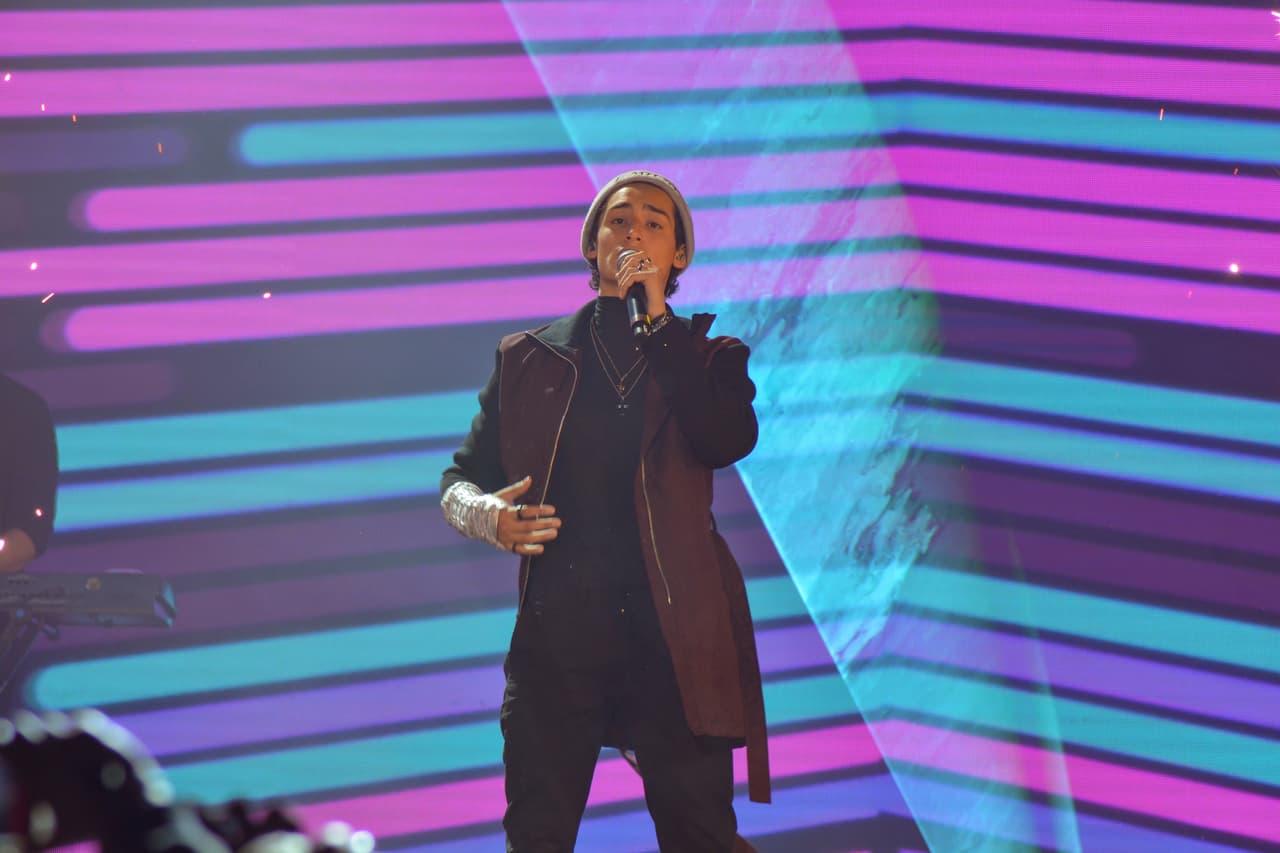 Además, sabiendo que este es el mejor momento para demostrar amabilidad y buena vibra a los demás, Emilio y su equipo están trabajando en una nueva sorpresa para sus fans: un “concierto digital”.