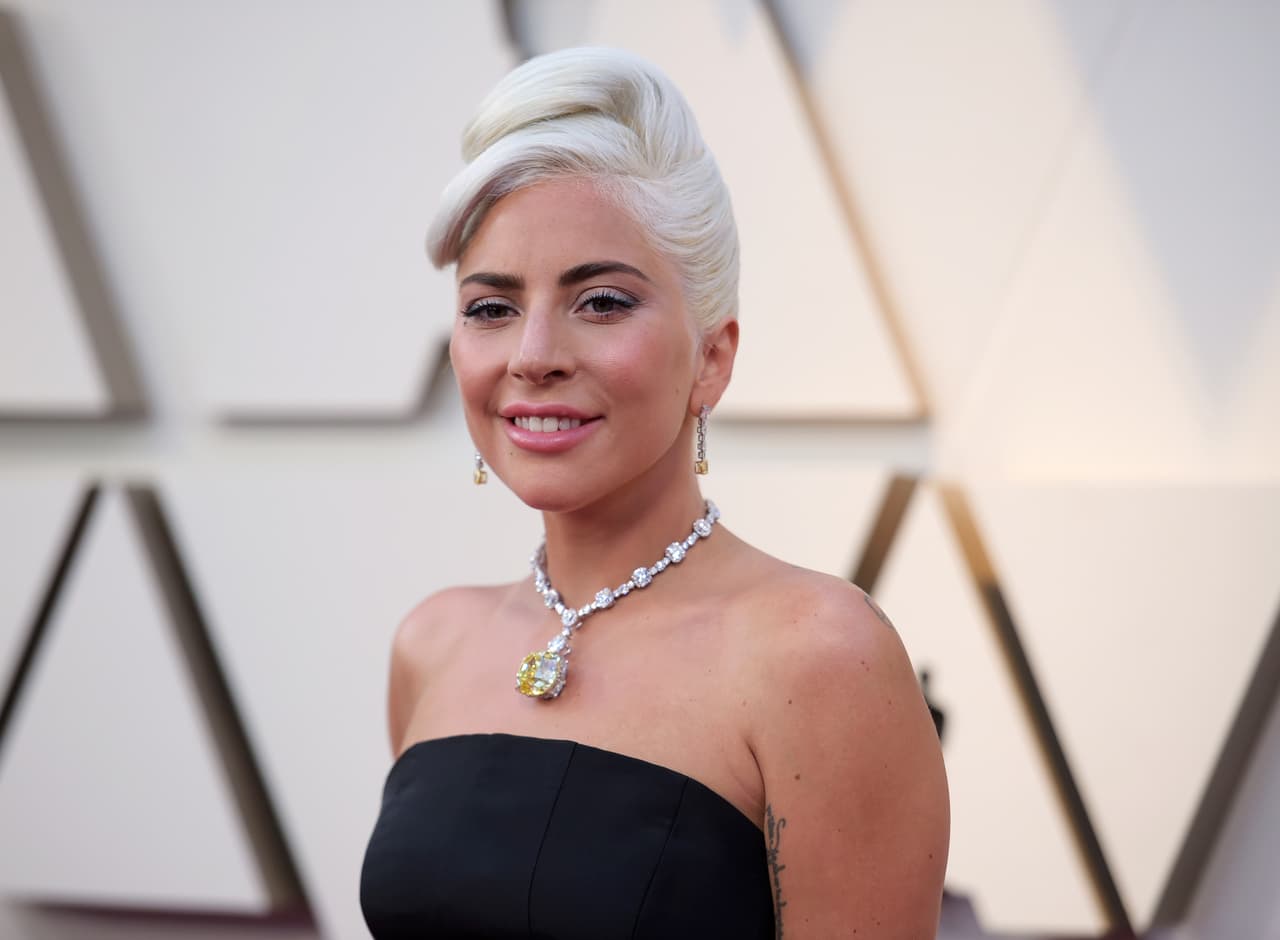 Lady Gaga posa en la alfombra roja de la entrega 91° de los Oscar