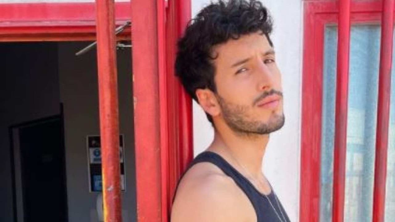 Filtran número telefónico de Sebastián Yatra y recibe miles de mensajes
