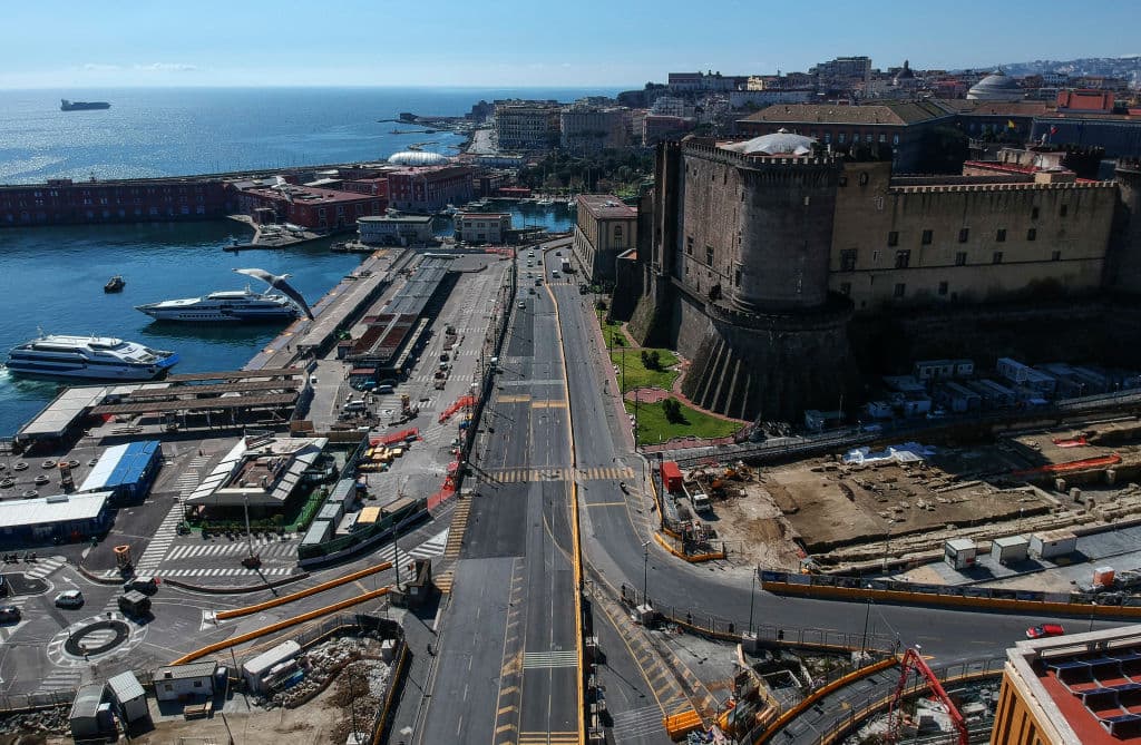 Nápoles, Italia.
<br>
<br>Ahora, las calles de la cuidada lucen prácticamente vacías; esta es una vista aérea.