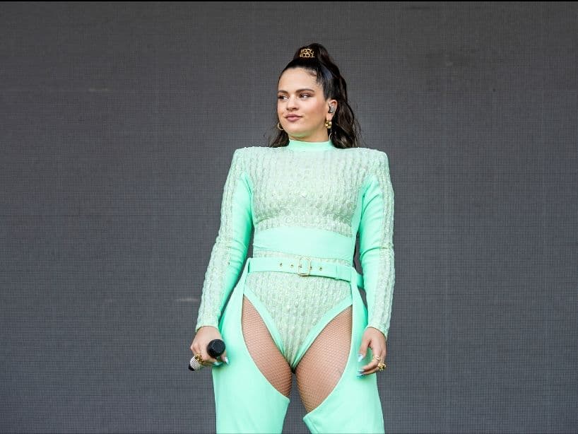 Este año, Rosalía colaboró con J Balvin, El Guicho y Ozuna; se espera que lance una canción con Billie Eilish en 2020.