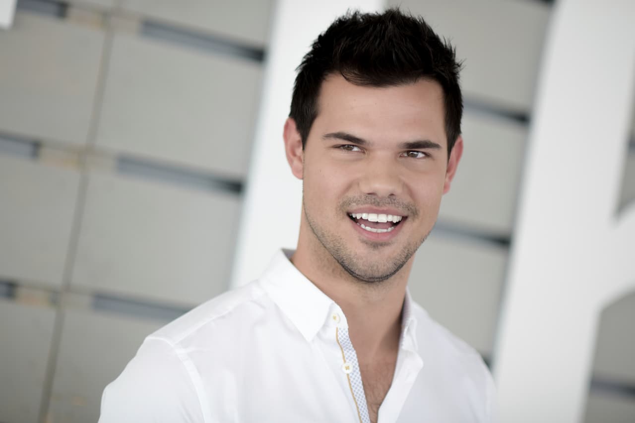 Taylor Lautner attends the 33rd Breeder's Cup World Championship at Santa Anita Park on Saturday, Nov. 5, 2016, in Arcadia, Calif. (Photo by Richard Shotwell/Invision/AP)