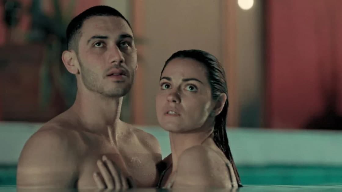 La serie que recientemente lo puso de vuelta en el ojo público fue "Oscuro Deseo"; en ella Darío, su personaje, se ve envuelto en una relación muy intensa con una mujer mayor que, además, está casada. Speitzer compartió pantalla con Maité Perroni.