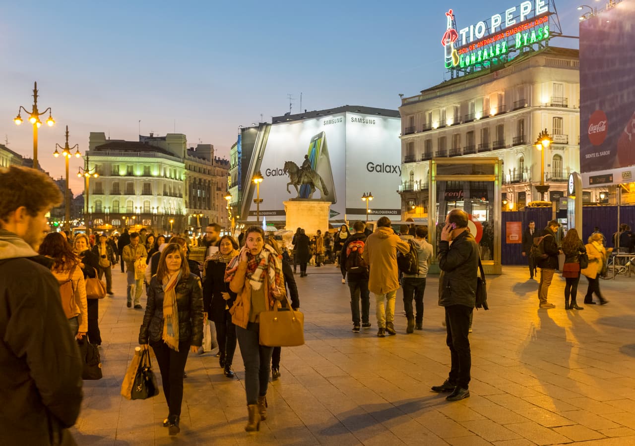 Madrid, España.
<br>
<br>El coronavirus ha infectado a más de 128 mil personas alrededor del mundo, por lo que mucha gente ha dejado de salir a las calles para evitar propagar el virus con mayor rapidez.
<br>