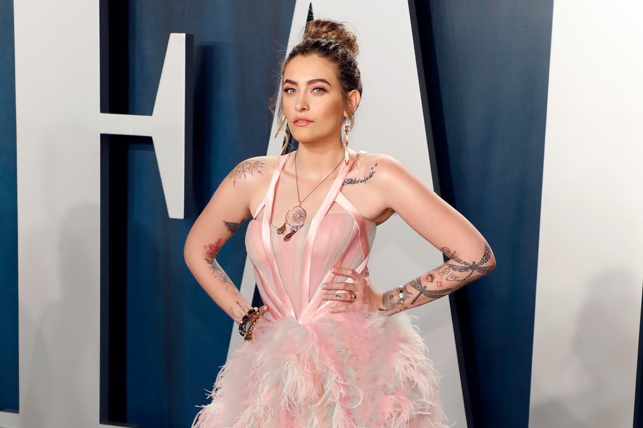 BEVERLY HILLS, CALIFORNIA - FEBRUARY 09: Paris Jackson attends the Vanity Fair Oscar Party at Wallis Annenberg Center for the Performing Arts on February 09, 2020 in Beverly Hills, California. (Photo by Taylor Hill/FilmMagic,)