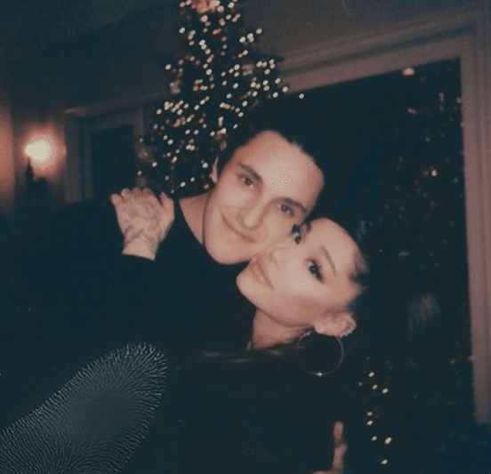 ¿Ariana Grande si se va a casar con Dalton Gomez? Sus amigos dudan de su compromiso