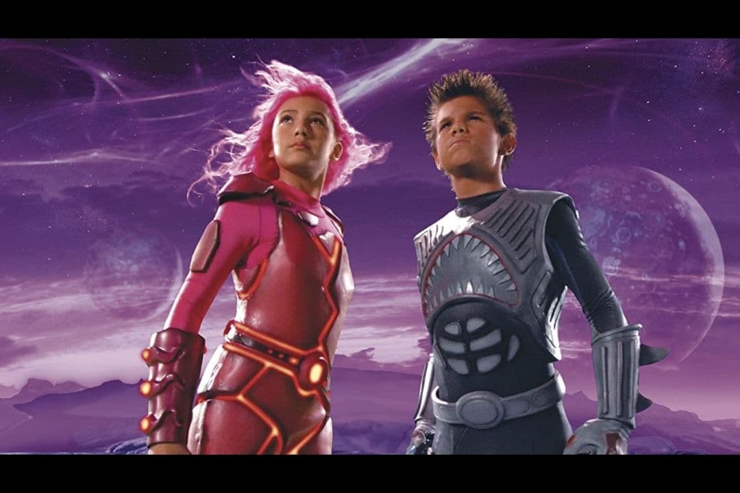 La cinta que planea Netflix tendrá como título We Can Be Heroes y a pesar de que Sharkboy cambió de actor, Lavagirl seguirá siendo interpretada por Taylor Dooley.