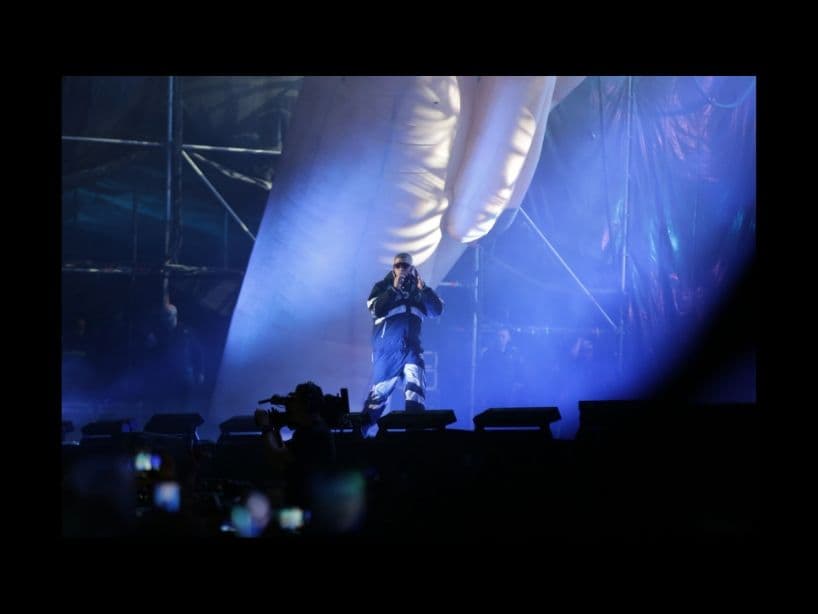 El conejo malo hizo cantar a todos con sus sencillos e hizo vibrar los escenario Bud y Nauta que fueron abarrotados para presenciar al artista urbano.