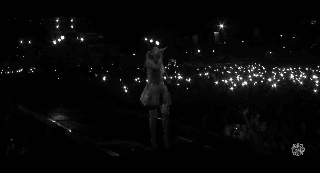 Ariana Grande estrenó su sencillo "Boyfriend" en Lollapalooza 2019.
