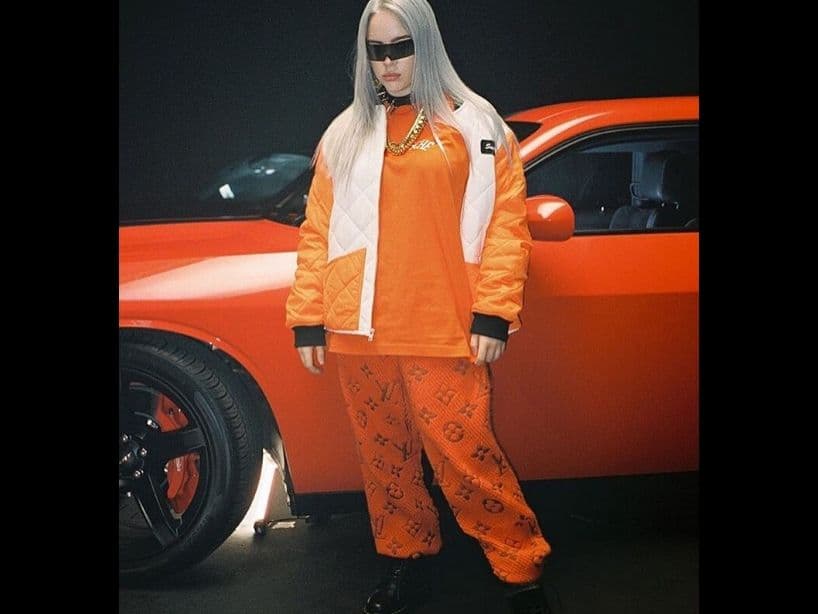 Billie Eilish ha impuesto estándares de moda y música; este año ha dado de qué hablar al convertirse en una de las cantantes jovenes más exitosas.
