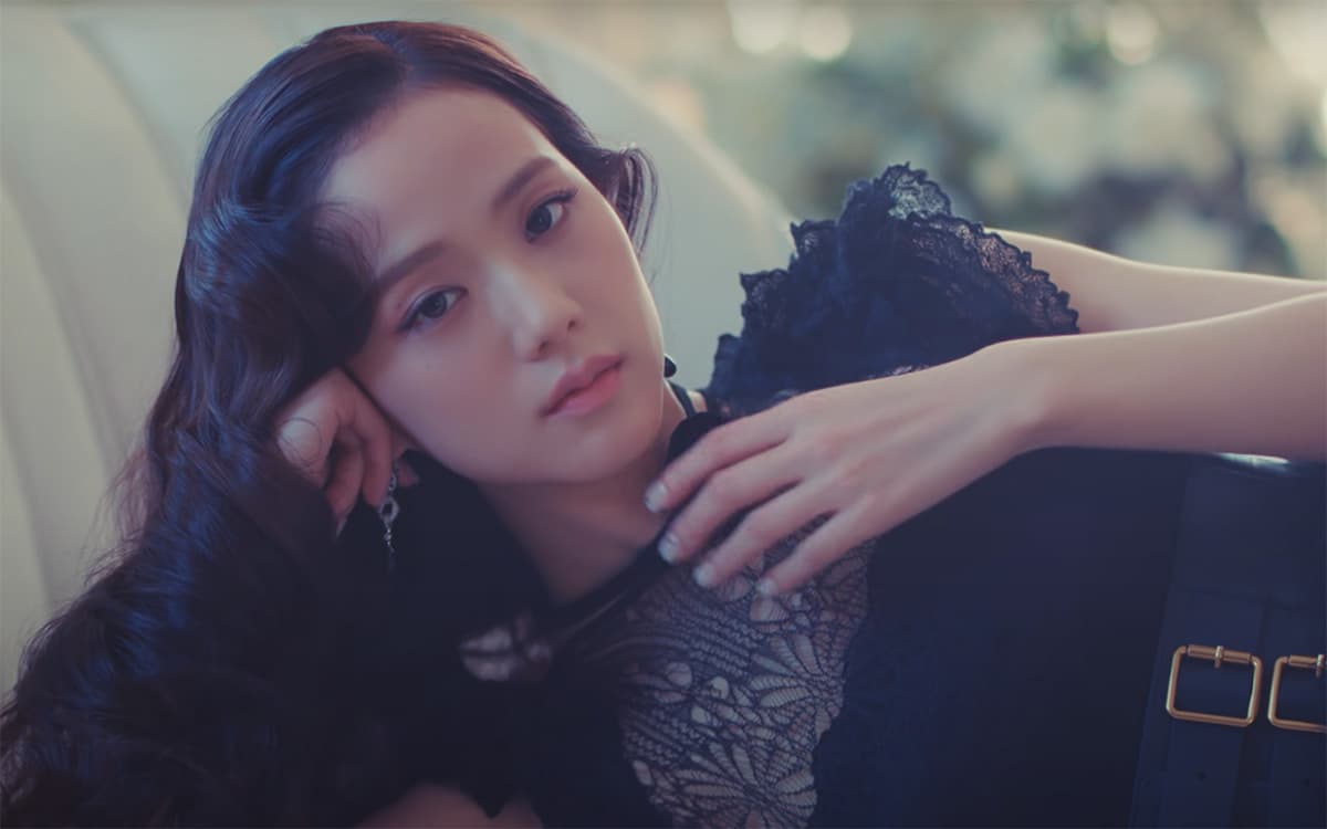 BLACKPINK: Jisoo deslumbra con elegancia en “FLOWER”, video, curiosidades y letra