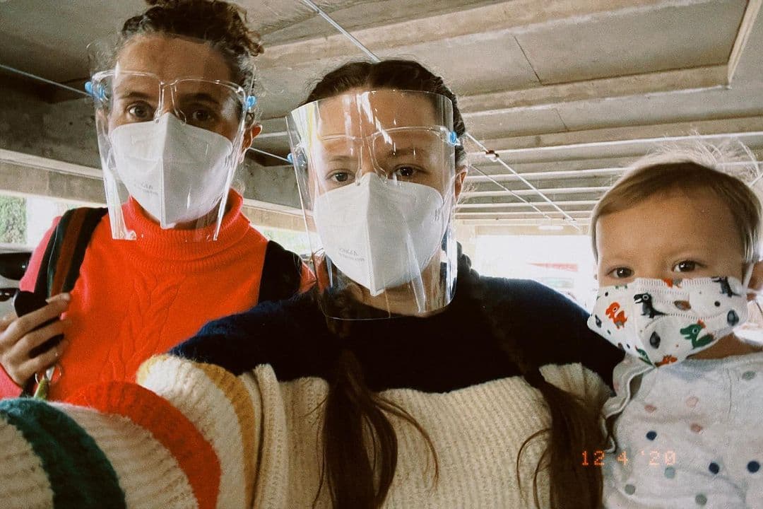 El 11 de marzo de 2020, la feliz pareja sorprendió a sus fans al revelar que se habían convertido en mamás nuevamente. Noah es ahora la hermana mayor del pequeño Nour.