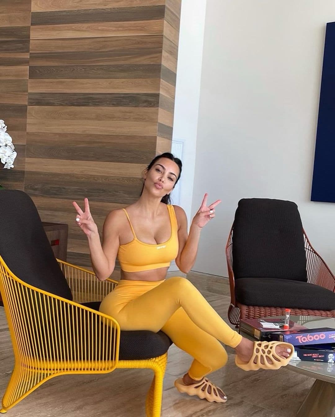 Kim Kardashian participó en el Wrestlemania XXIV que se llevó a cabo en marzo del 2018 en el Citrus Bowl, Orlando Florida. La modelo fue anfitriona del evento más importante de la WWE de aquel año.