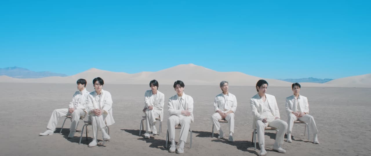 BTS estrenó su comeback titulado "Yet To Come", tema principal de su nuevo disco: "Proof".