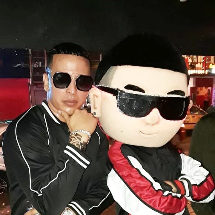 Ghandi se dedica a imitar al reggaetonero de manera profesional.