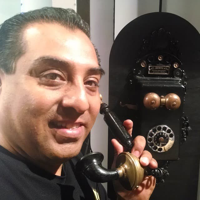 De acuerdo a las autoridades, Mendoza estaba intentando el local, pero tuvo un discusión con el dueño que, terminó matándolo junto a su esposa y cuñado.