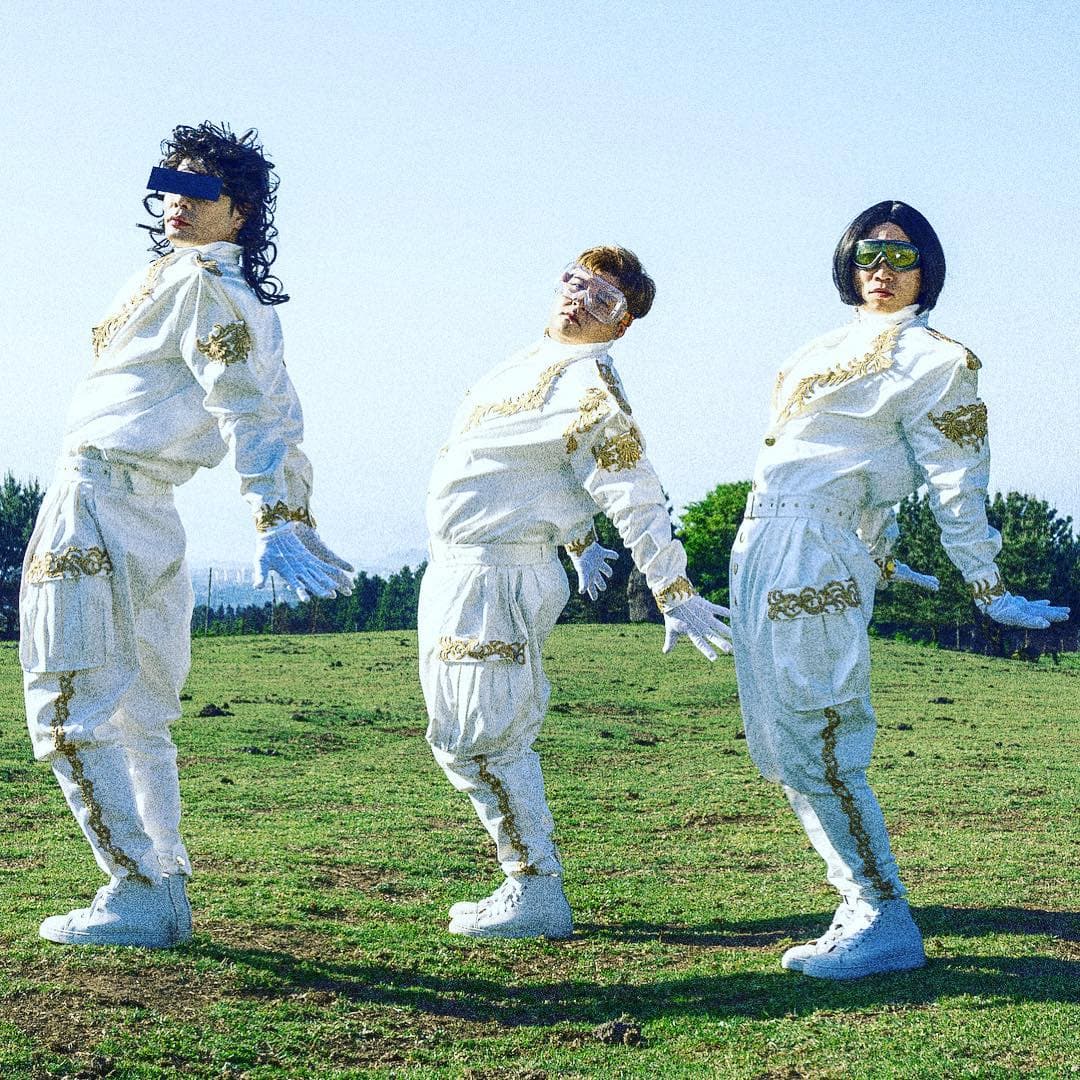 Sus seguidores le escrito mensajes de amor, impresionados por el gran cambio. Aunque más de uno extrañará los cachete de su IDOL.
<br>