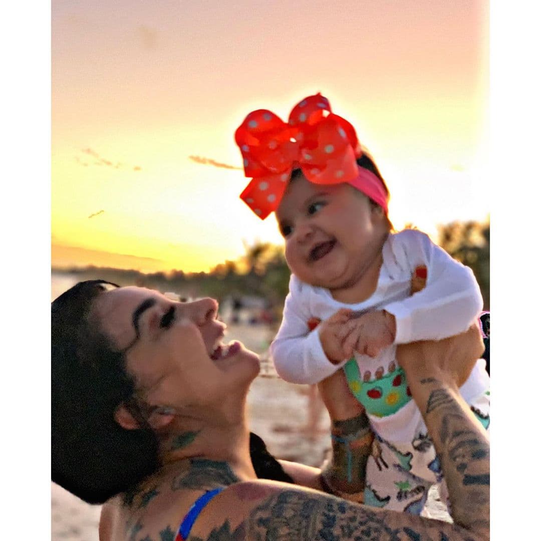 La mexicana disfruta de los primeros meses de su bebé.