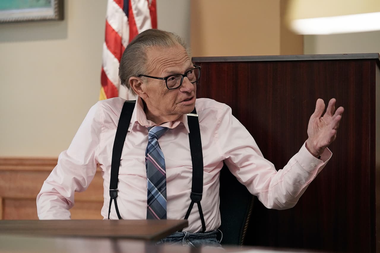 LETS BE REAL: Guest star Larry King in LETS BE REAL airing Thursday, Oct. 1 (9:00-9:30 ET/PT) on FOX. (Photo by FOX via Getty Images)
