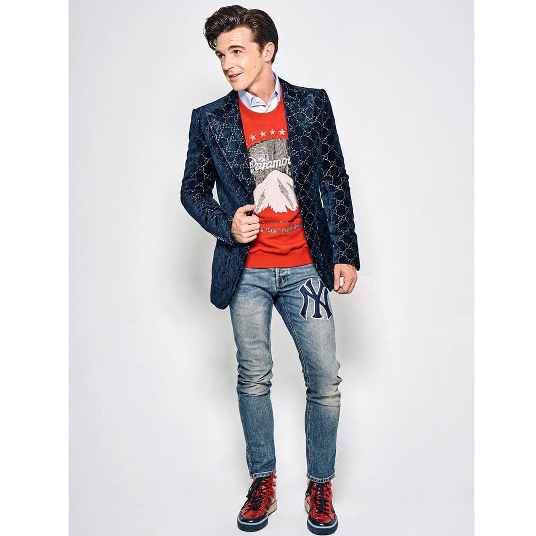 Jared Drake Bell nació el 27 de junio de 1986 y desde los cinco años comenzó su carrera de actuación; en el año 2000, fue nominado al Premio Artista Joven por mejor actuación en su papel como Cage Redding en la película de televisión, The Jack Bull (1999).