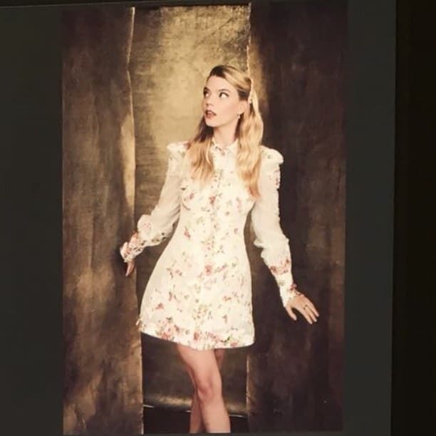 Por otro lado, su gran oportunidad en la pantalla chica fue en el 2015, cuando participó en “Atlantis”, serie de ficción de la BBC.