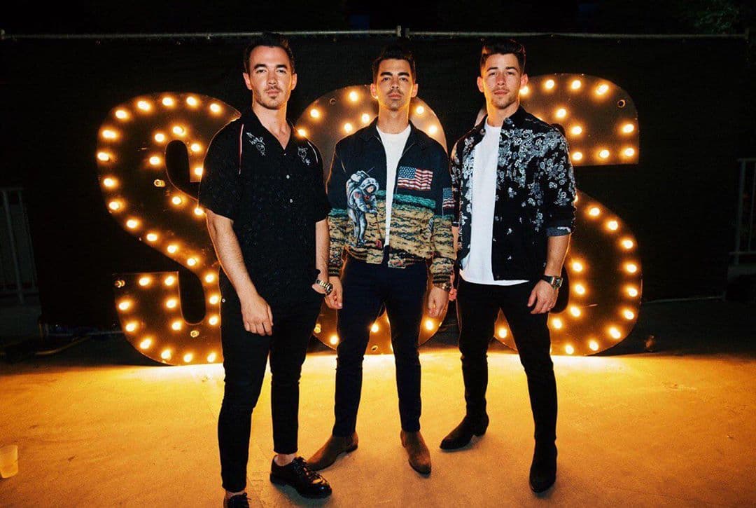 Los Jonas Brothers que conocimos ya no son aquellos adolescentes, ahora los tres se han convertido en unos esposos amorosos, y es que desde que anunciaron su separación en 2013, los artistas se dedicaron más a su vida personal, encontrando cada quien el amor. 
<br>