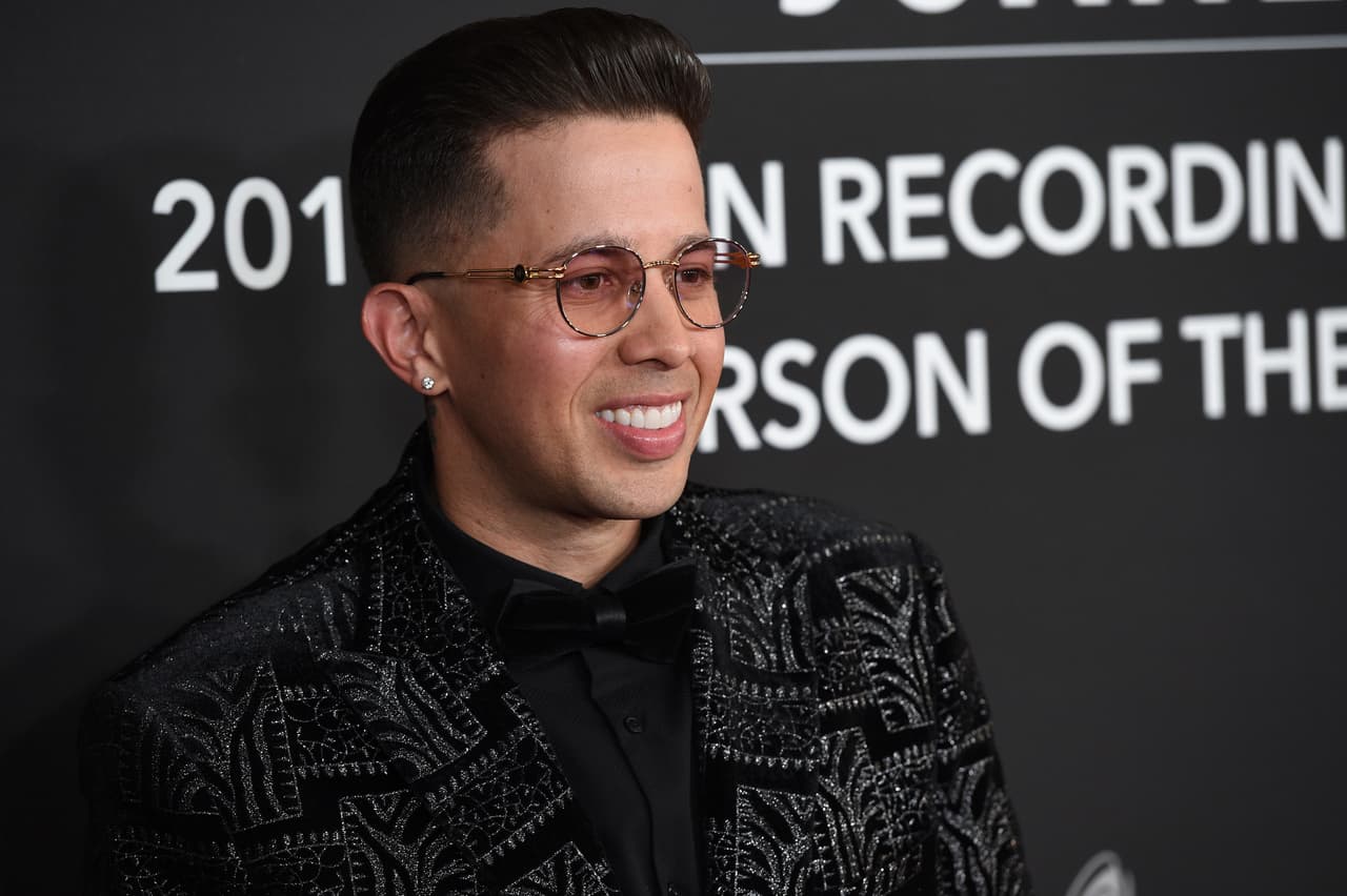 De La Ghetto, famoso por sus éxitos como "La sensación del bloque" y "Selfie" llega también para poner a perrear a todos los asistentes al Autódromo.