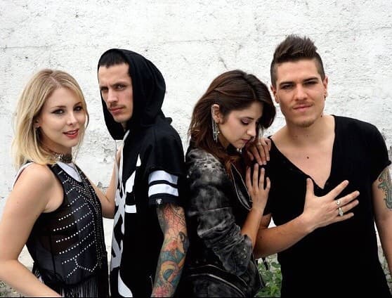 Los años pasaron y los integrantes de Kudai crecieron al igual que sus fans, pero la nostalgia de escuchar "Sin Despertar" permaneció como cuando estaba muy de moda en el 2004. Además, esta nueva versión le da una oportunidad a las siguientes generaciones de conocer la música de esta banda chilena que marcó a muchos.