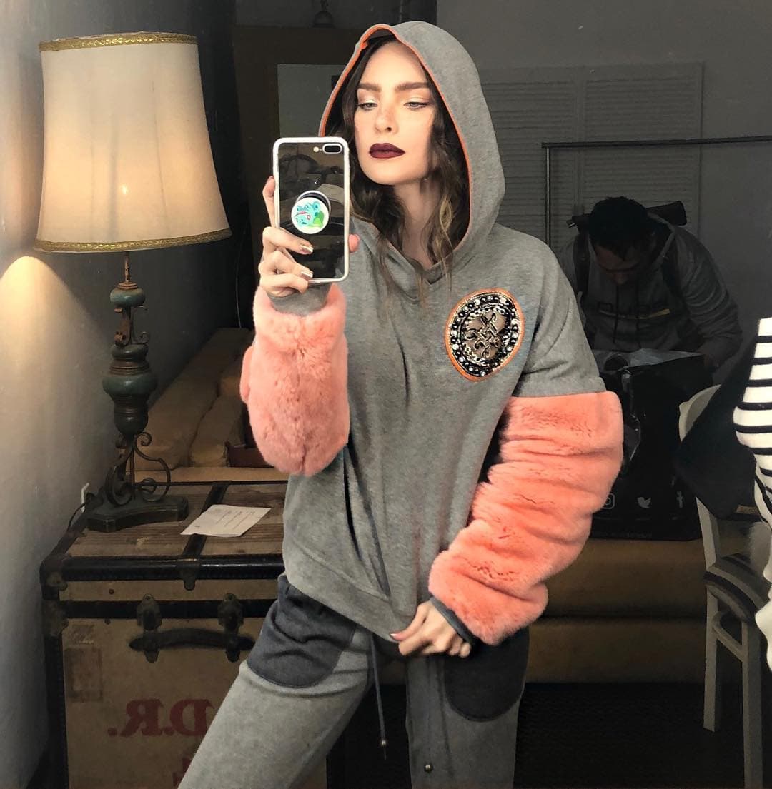 El éxito acompaña a Belinda, quien recientemente lanzó "Amor a Primera Vista" junto a Los Ángeles Azules.