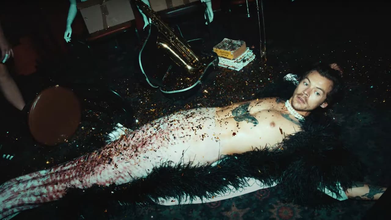 Harry Styles en el video de "Music For a Sushi Restaurant"