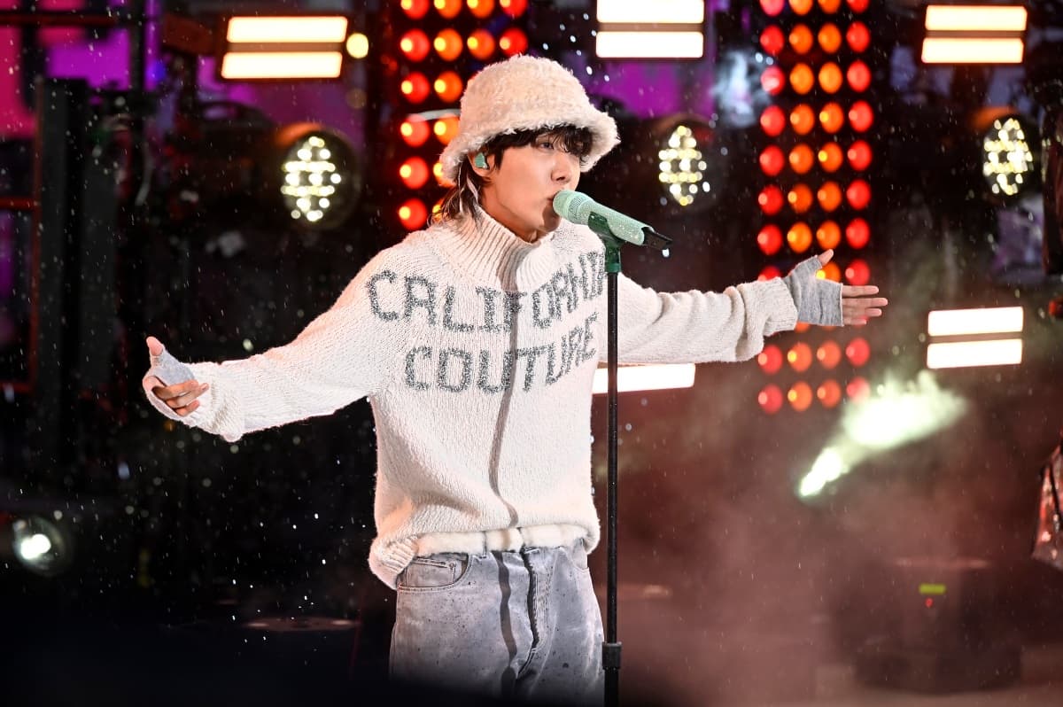 J-Hope durante una presentación