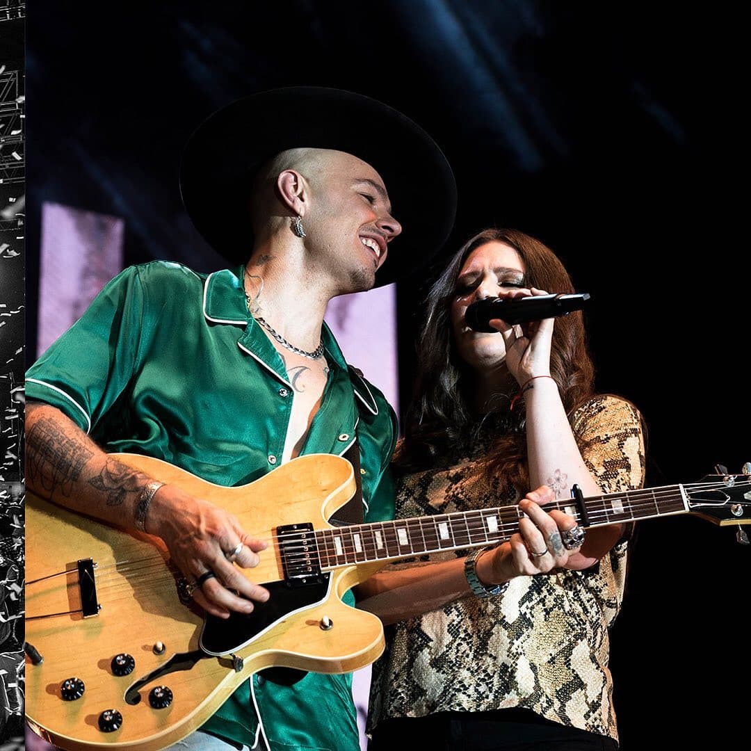 El dueto llevó su música a lugares como México, Costa Rica, Chile, Estados Unidos, Argentina, entre otros. La guitarra de Jesse y la voz de Joy llegaron a los oídos de miles de fans que, presenciaron el acto de uno de los duetos mexicanos más aclamados de la década.