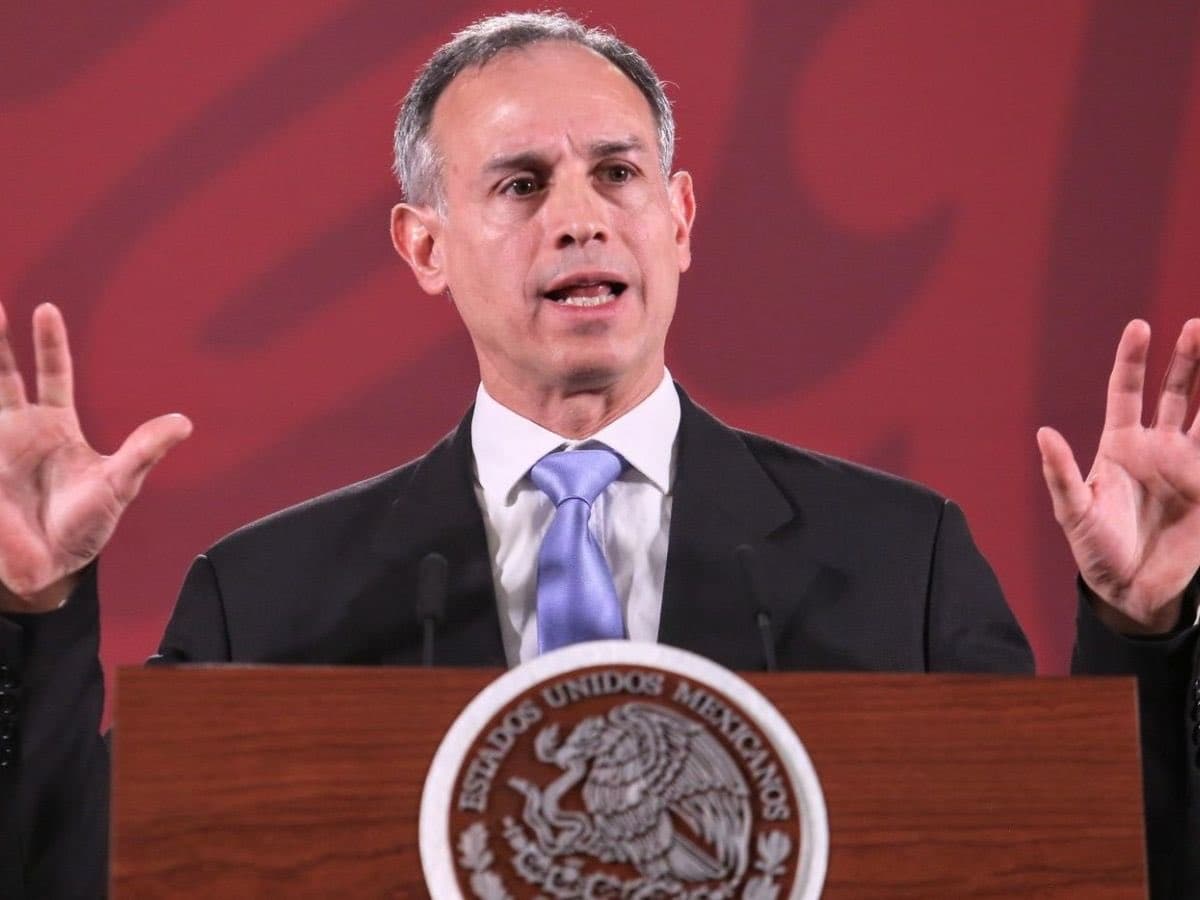 El día de ayer, el Consejo de Salubridad General declaró Emergencia Sanitaria por causa de fuerza mayor para mitigar la transmisión de COVID19. "Anunciamos la extensión, del 30 de marzo al 30 de abril, de la suspensión de actividades no esenciales", expresó López Gatell para toda la nación.