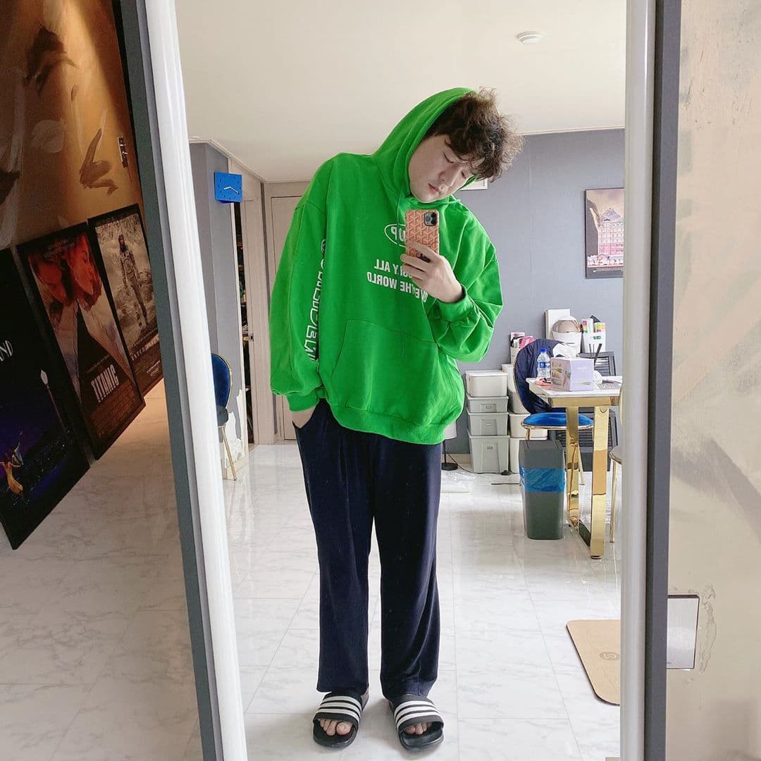 El cantante de K-Pop pasó de pesar 116 kilos a estar cerca de los 85 gracias a su rutina de ejercicio y dieta.
<br>