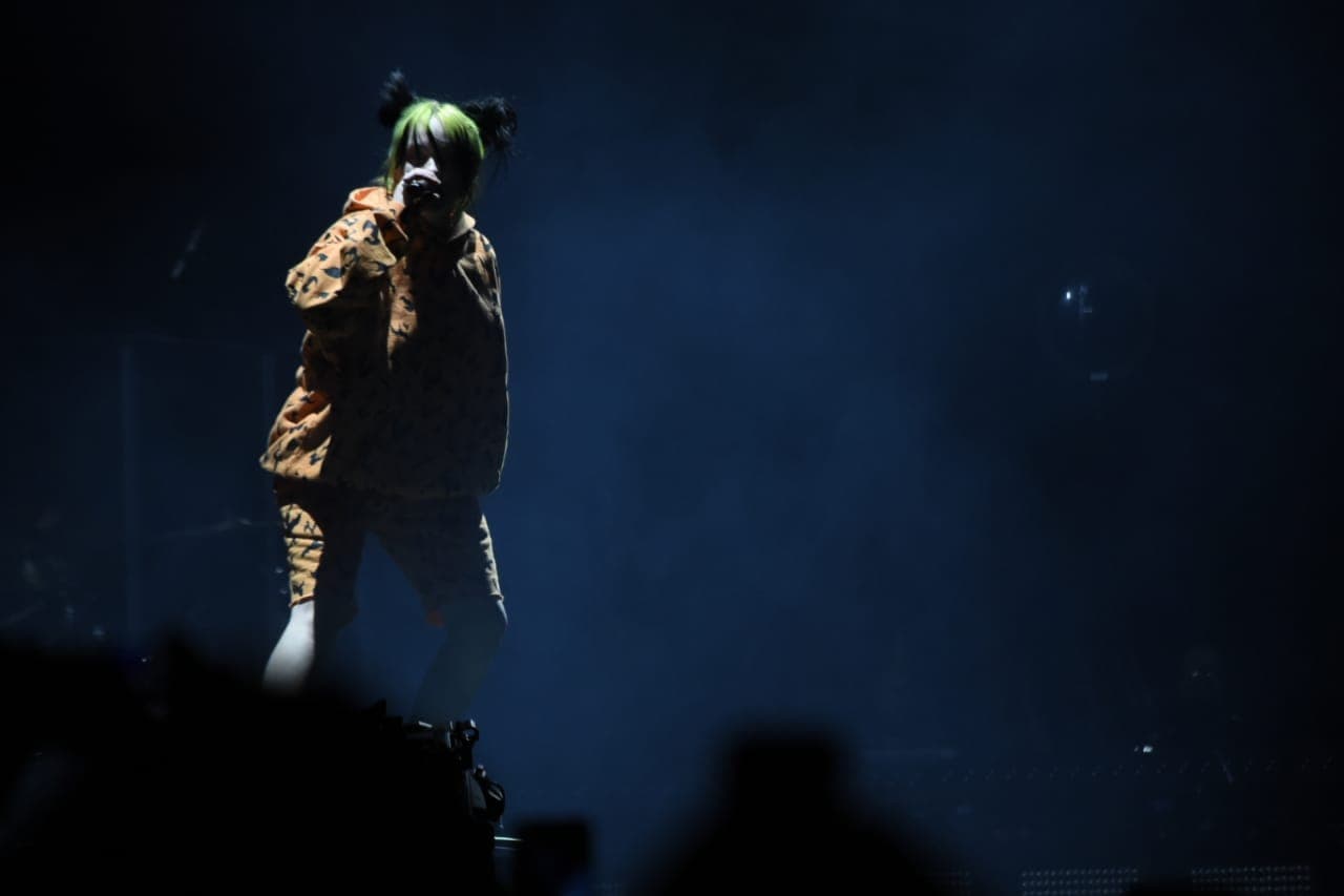 "when the party's over" y "bury a friend" fueron las dos últimas canciones que interpretó.