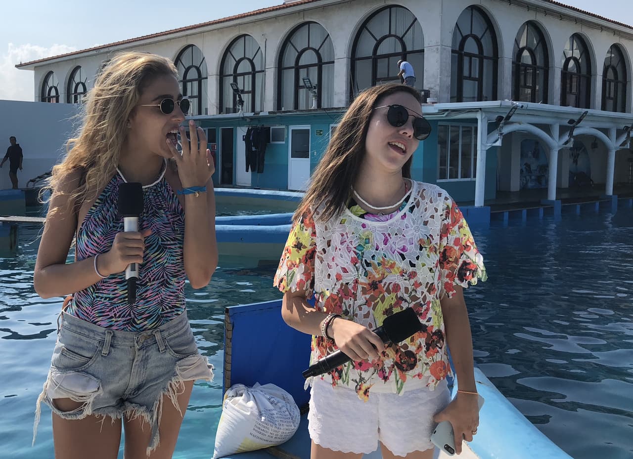 Las chicas vivieron grandes aventuras con tiburones