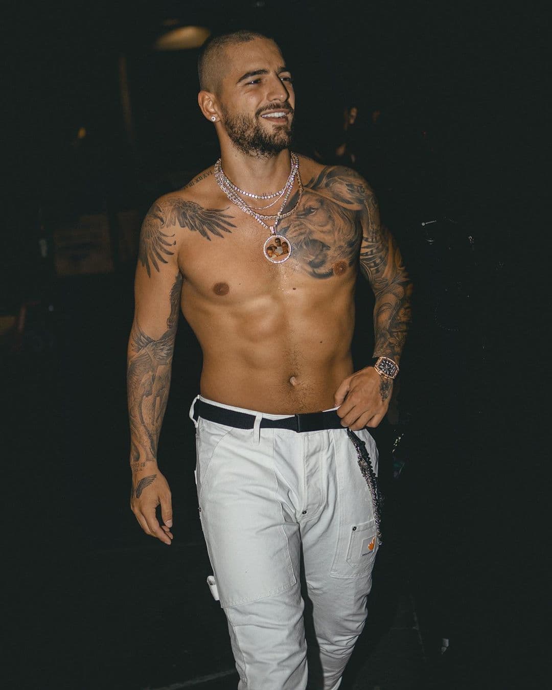 Sin duda, Maluma tiene todo para presumir y conquistar con ese cuerpazo.
