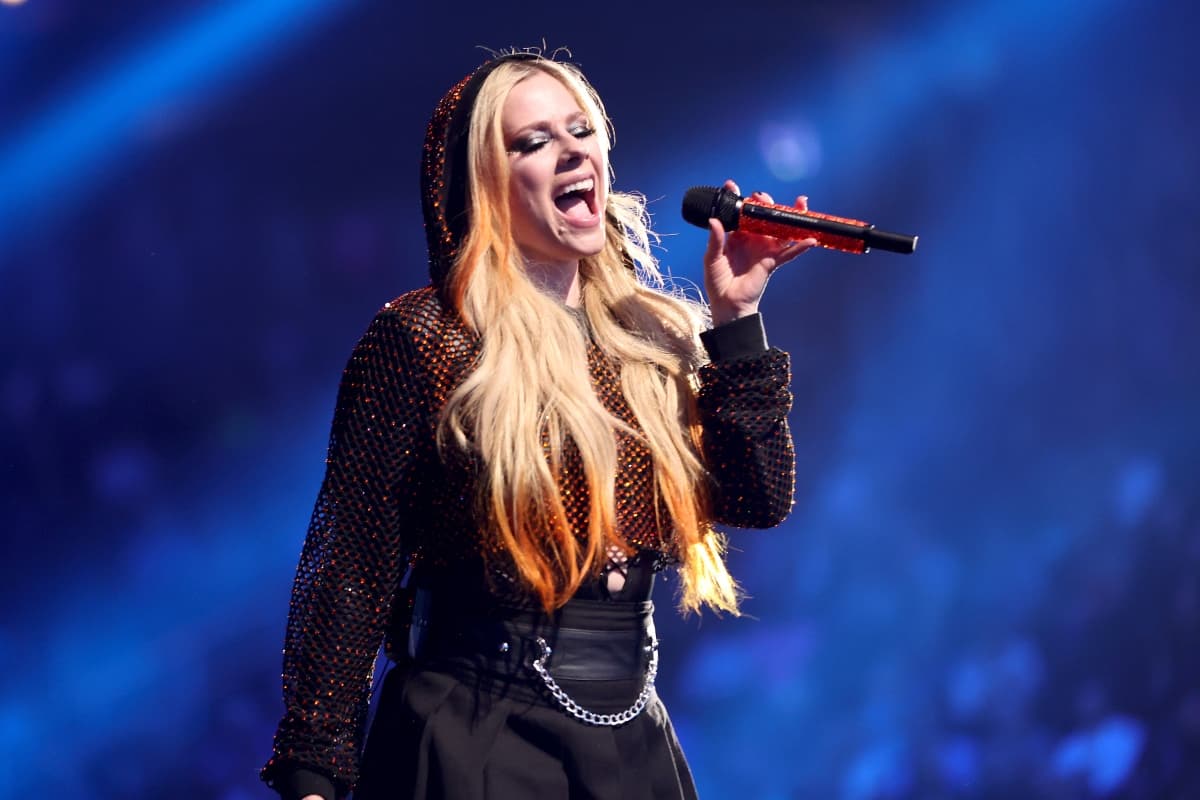 Avril Lavigne durante un concierto