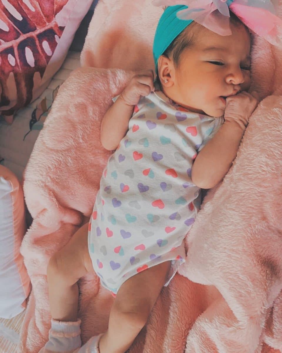 A tan sólo unas semanas de su nacimiento, la conductora de TELEHIT creó una cuenta de Instagram para la bebé.