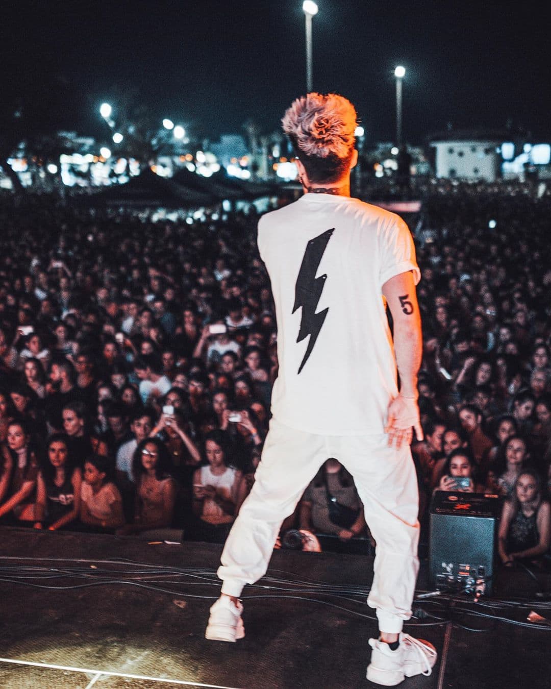 Actualmente recorre México con "Reset Tour" y es parte del elenco de Premios Telehit 2019.