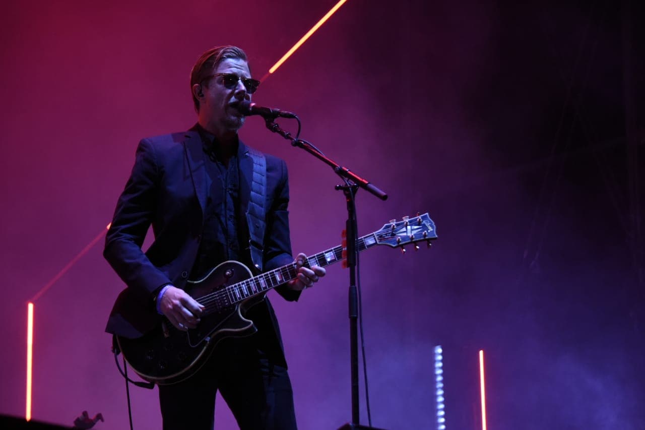 Éxitos como "Evil", "Rest My Chemistry" y "NYC" sonaron en el escenario principal, cerrando así el capítulo 10 del festival.