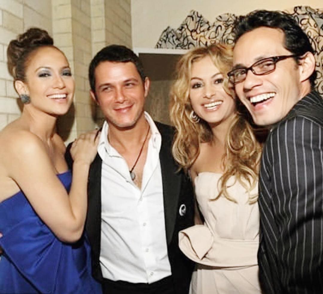 Paulina Rubio compartió en su Instagram una foto del pasado con Alejandro Sanz, Marc Anthony y Jennifer Lopez, con el texto: "con mis queridos".Por este motivo, recordamos el aspecto de estos cantantes cuando iniciaban sus carreras.