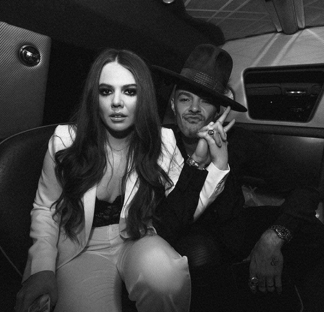 Además, festejó el cumpleaños 37 de su hermano y compañero música, Jesse Huerta, quien cumplió el 31 de diciembre.